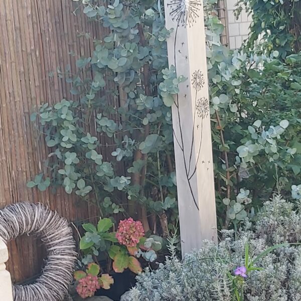 Deko-Holz mit Blumen